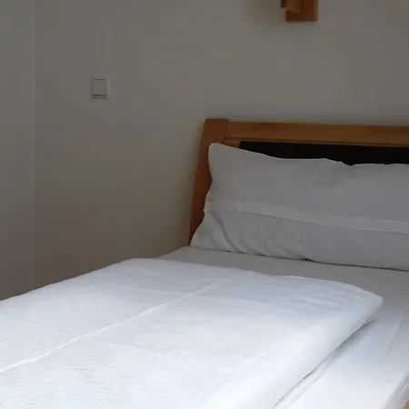 Wellnesshotel & Restaurant Hexenschopf レーッフィンゲン
