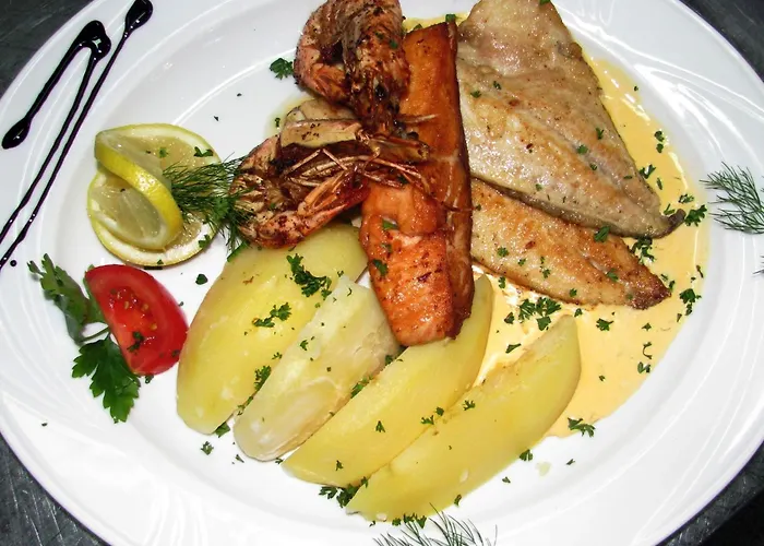 赫森绍普夫疗养酒店&餐厅 Löffingen