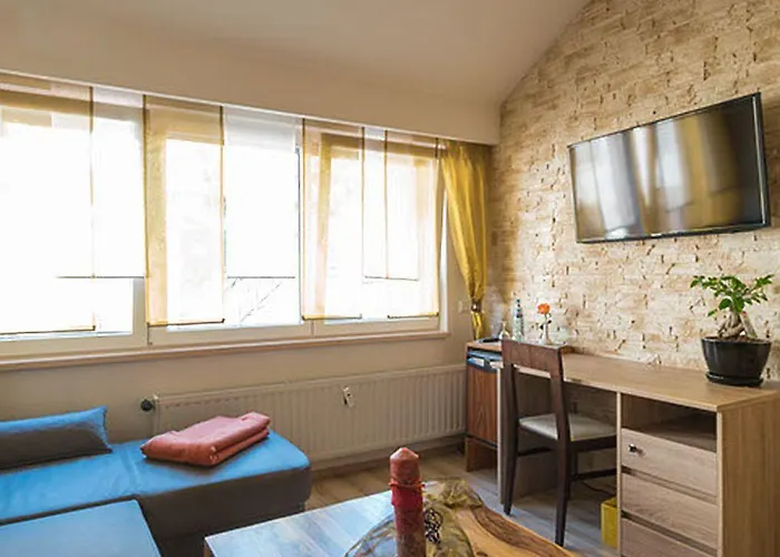 赫森绍普夫疗养酒店&餐厅 Löffingen